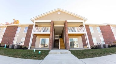 201 Pheasant Ave. 2-3 Beds Apartment for Rent - Photo Gallery 1